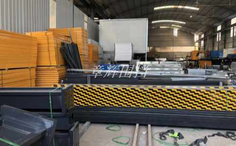 金屬圍擋在制作過程中如何控制質量和性能,確保符合標準和要求? 金屬圍擋在制作過程中如何控制質量和性能,確保符合標準和要求?